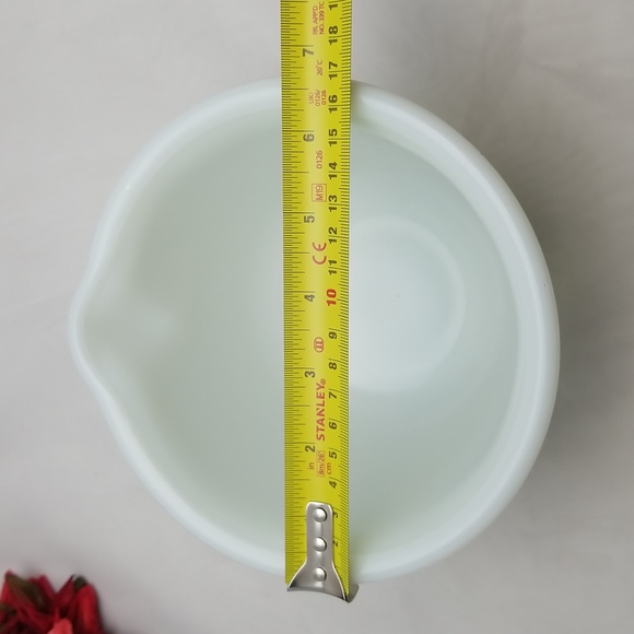 Hamilton Beach Milk Glass Mixing Bowl - Picture 5 of 13